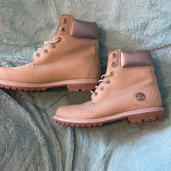 Timberlands boots - Picture 1 of 1